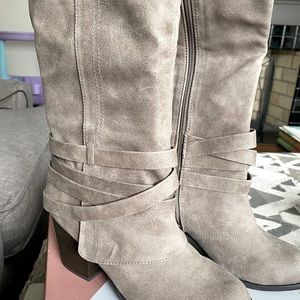 Fergalicious “Lilith” sz 9